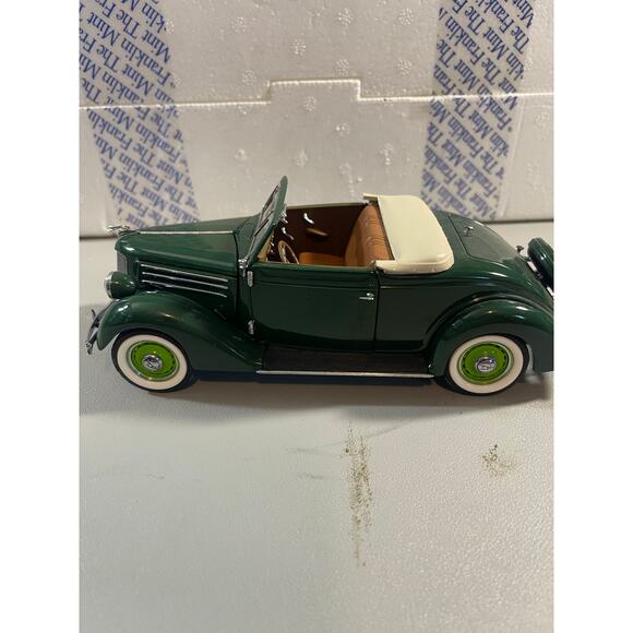 Franklin Mint 1:24 1936 Ford Deluxe Cabriolet Convertible - Picture 1 of 15